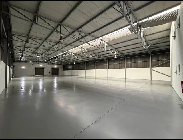 1,341M² WAREHOUSE TO LET IN HALFWAY HOUSE